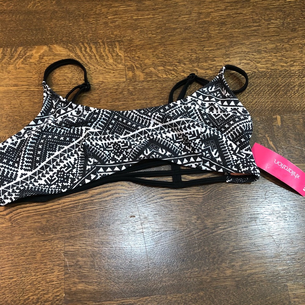 Bathing suit top - Picture 2 of 5